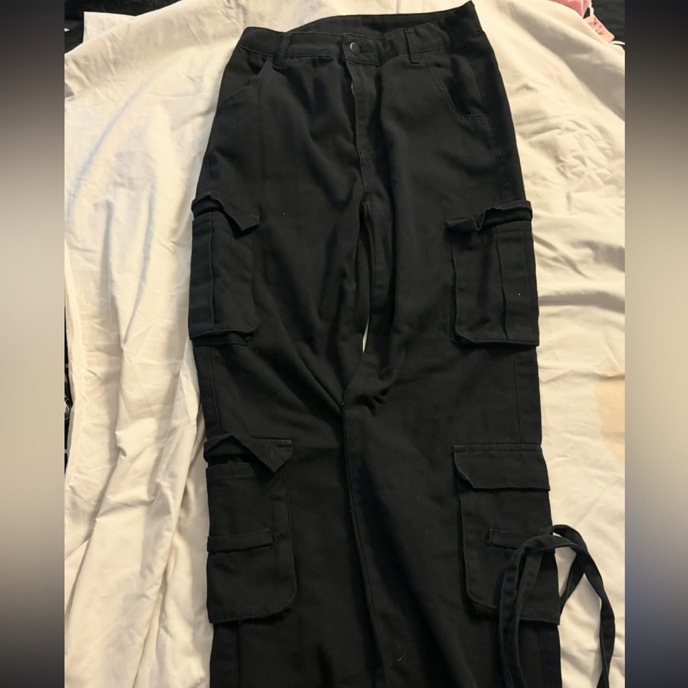 BNWOT BLACK CARGO PANTS